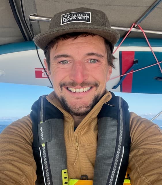 Tom, Skipper